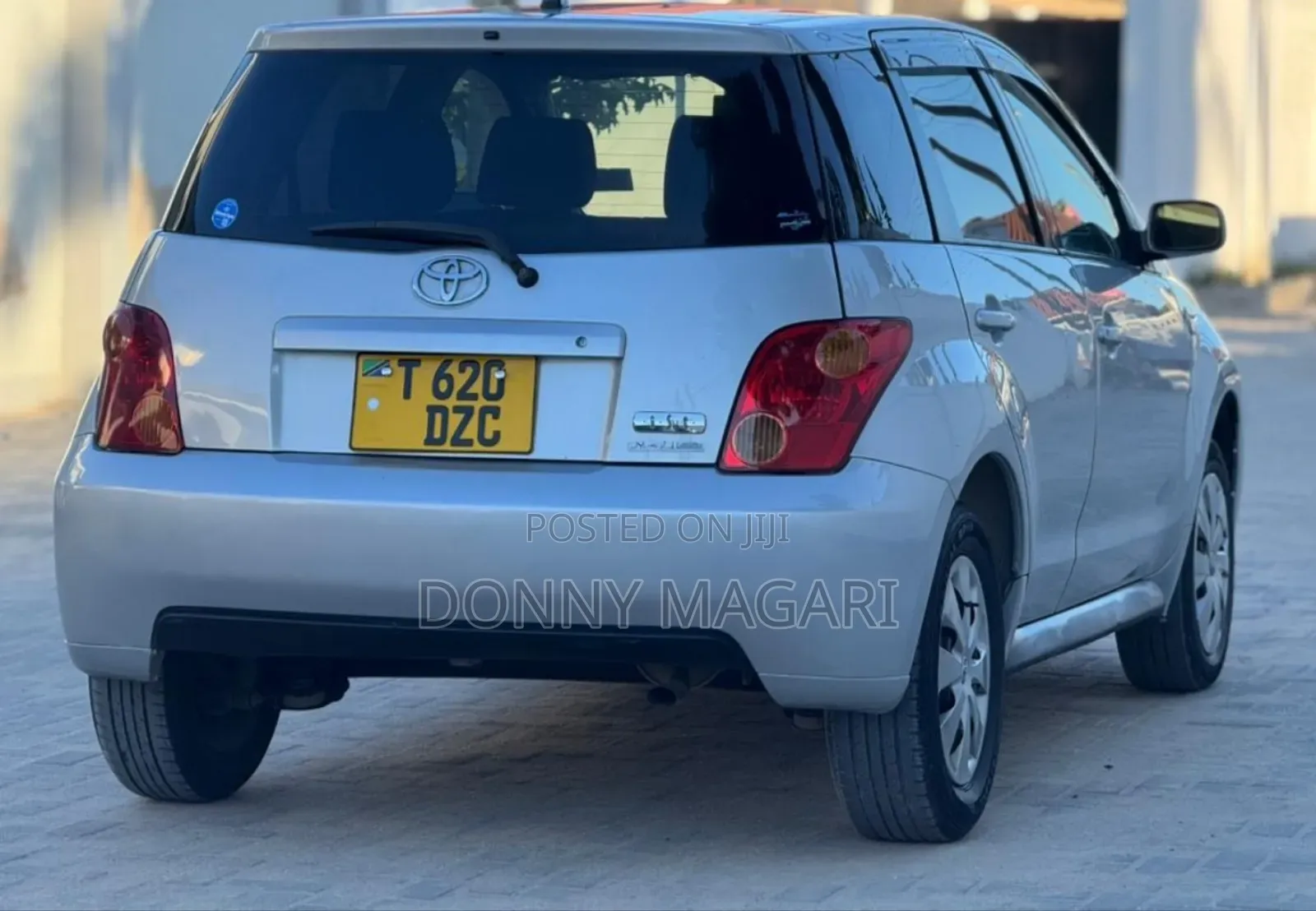 Toyota IST 2002 Silver