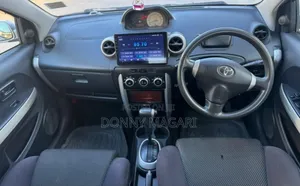 Toyota IST 2002 Silver