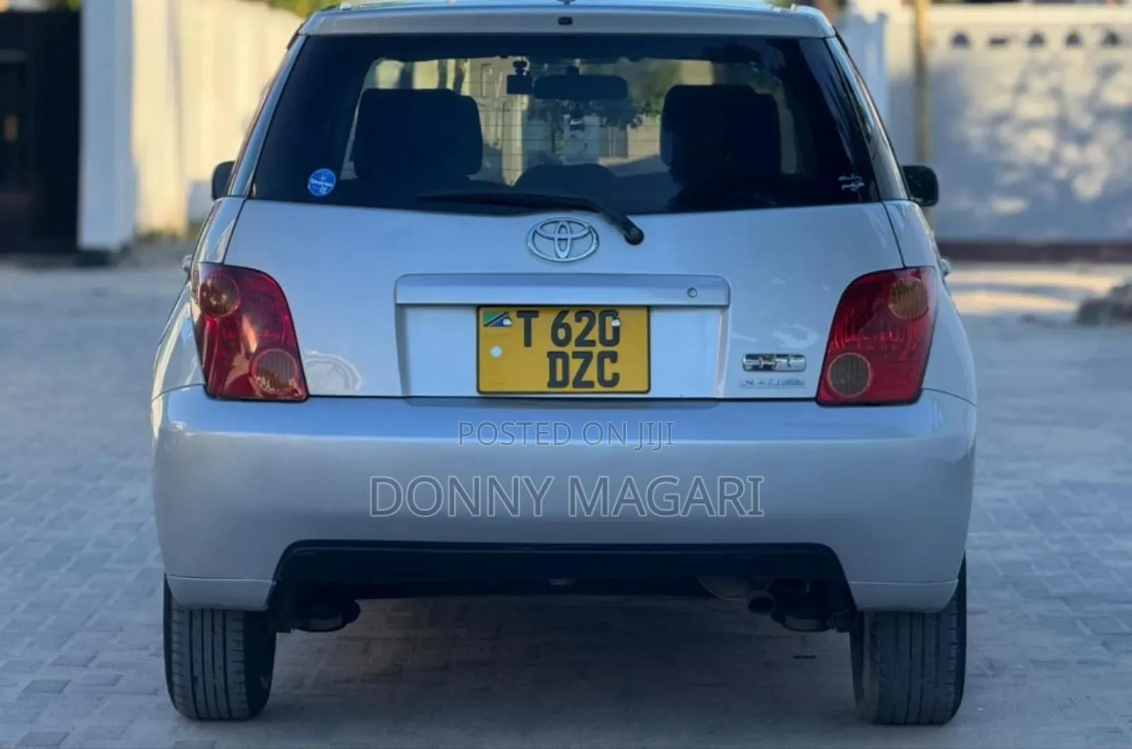 Toyota IST 2002 Silver