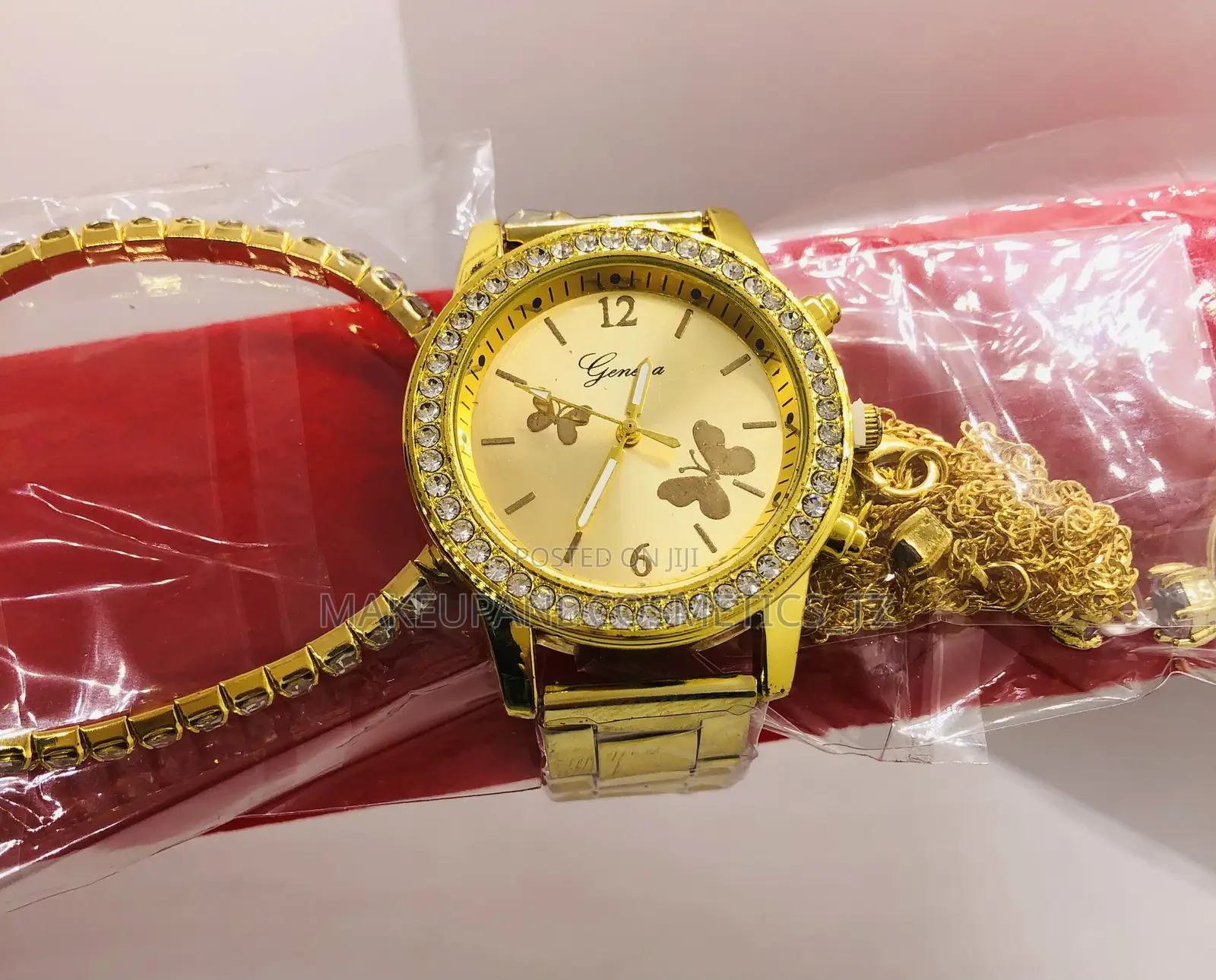 P11 - 95gold-Tone Women’S Quartz Watch Set*2 in Stock* Price 95,000