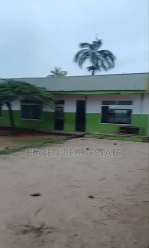 Shule Inauzwa Bahari Beach