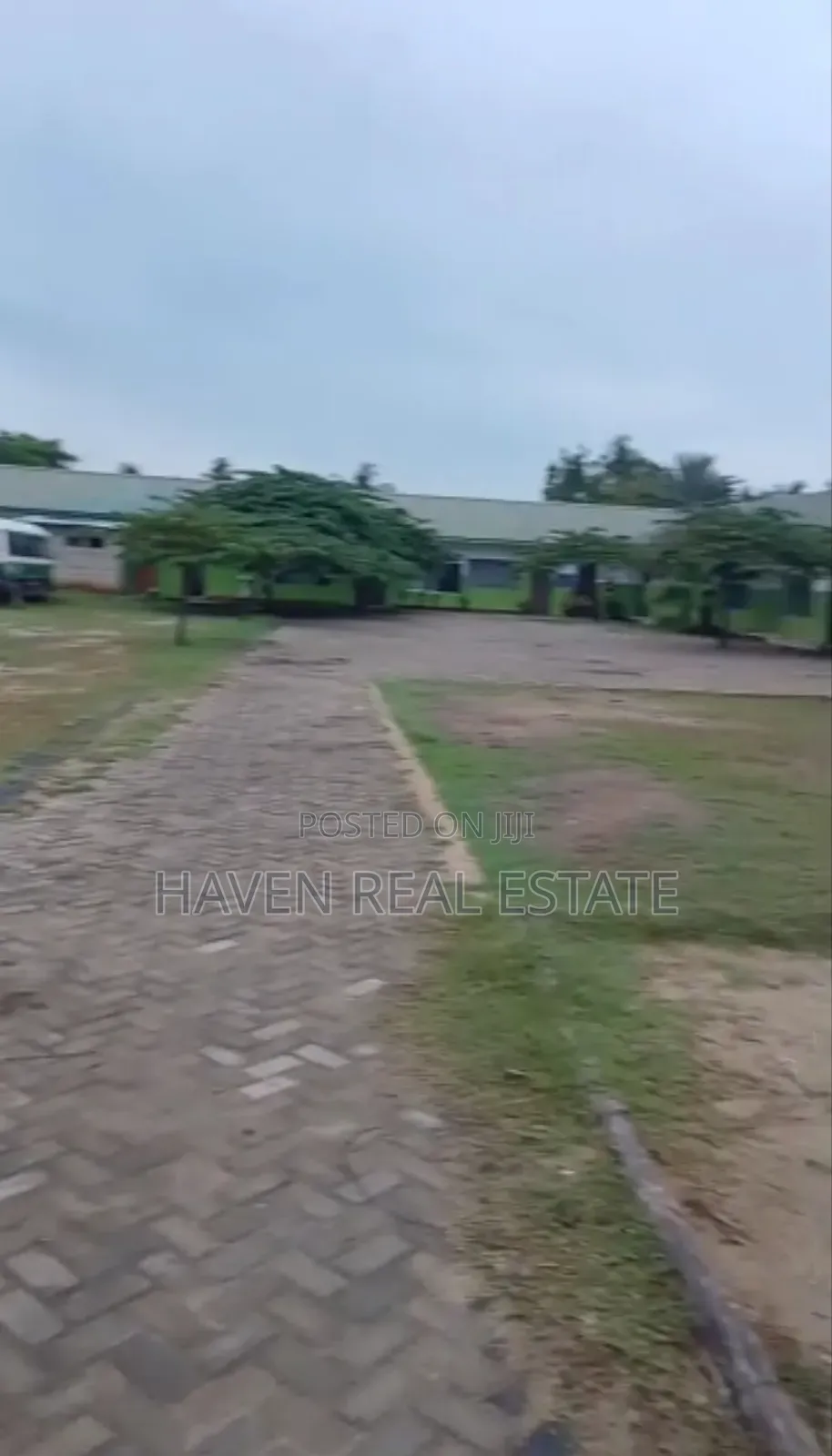 Shule Inauzwa Bahari Beach