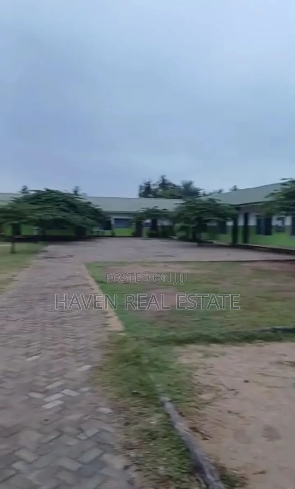 Shule Inauzwa Bahari Beach