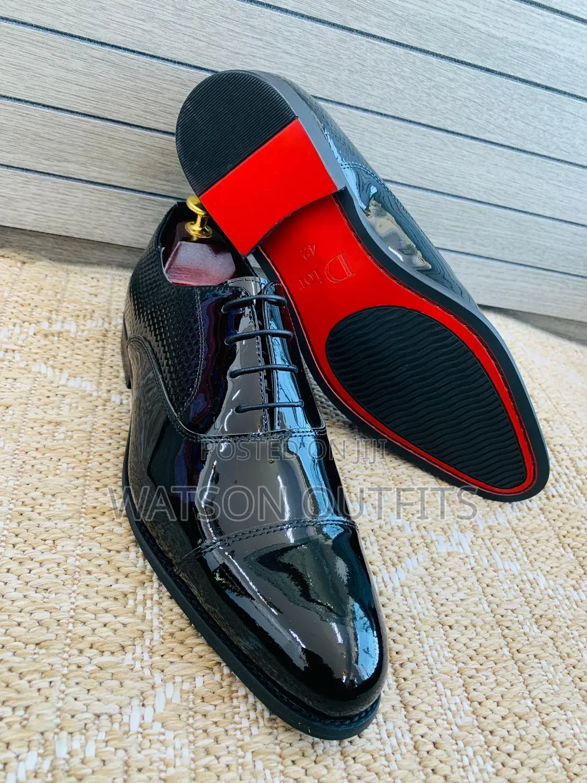 Viatu Vya Kiume or Wanaume Vinavyoshine or Men's Shiny Shoes
