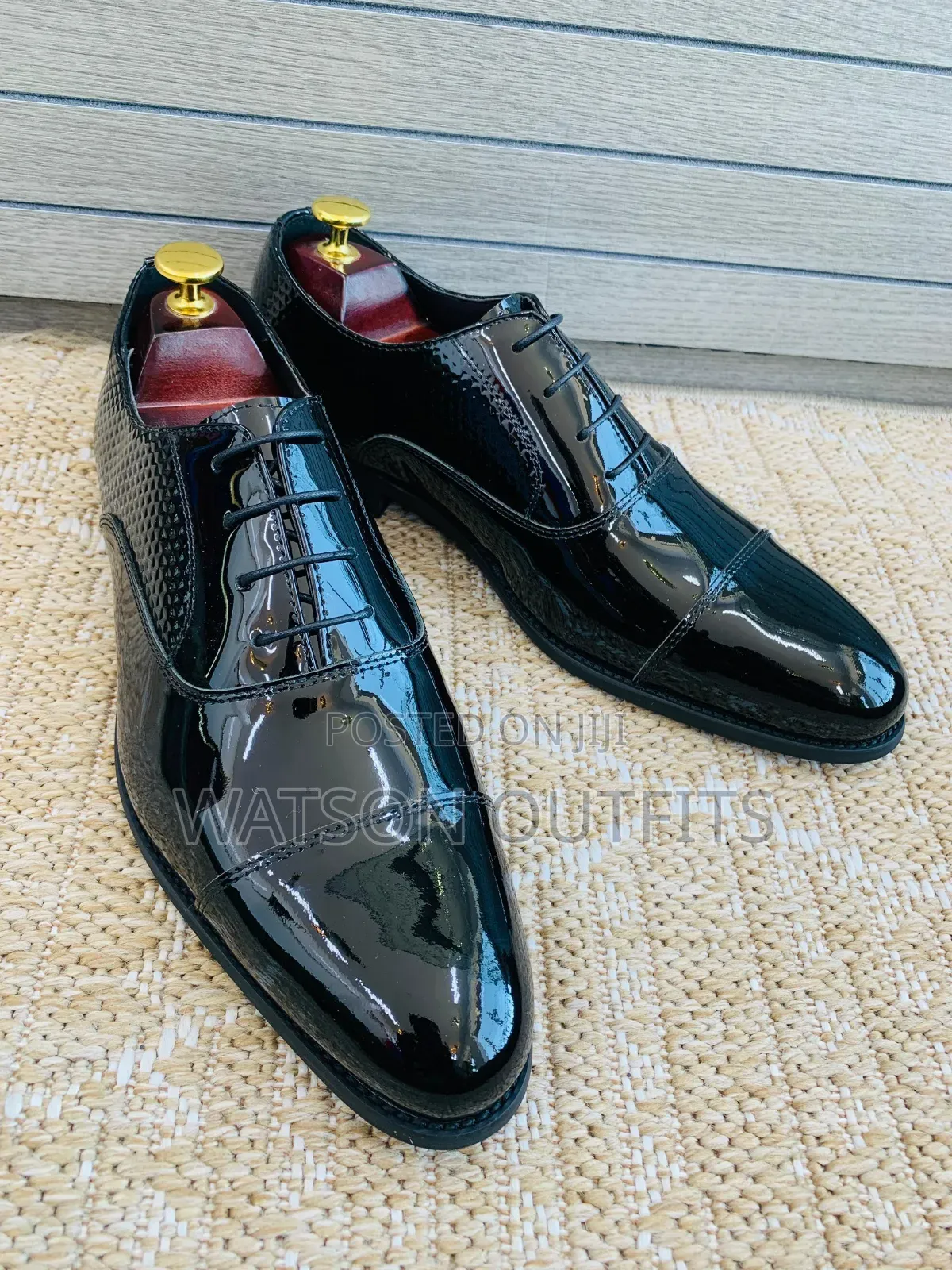 Viatu Vya Kiume or Wanaume Vinavyoshine or Men's Shiny Shoes