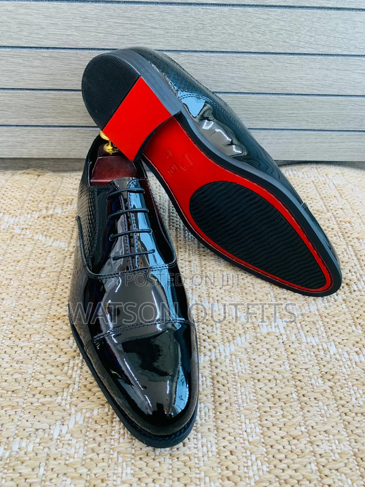 Viatu Vya Kiume or Wanaume Vinavyoshine or Men's Shiny Shoes