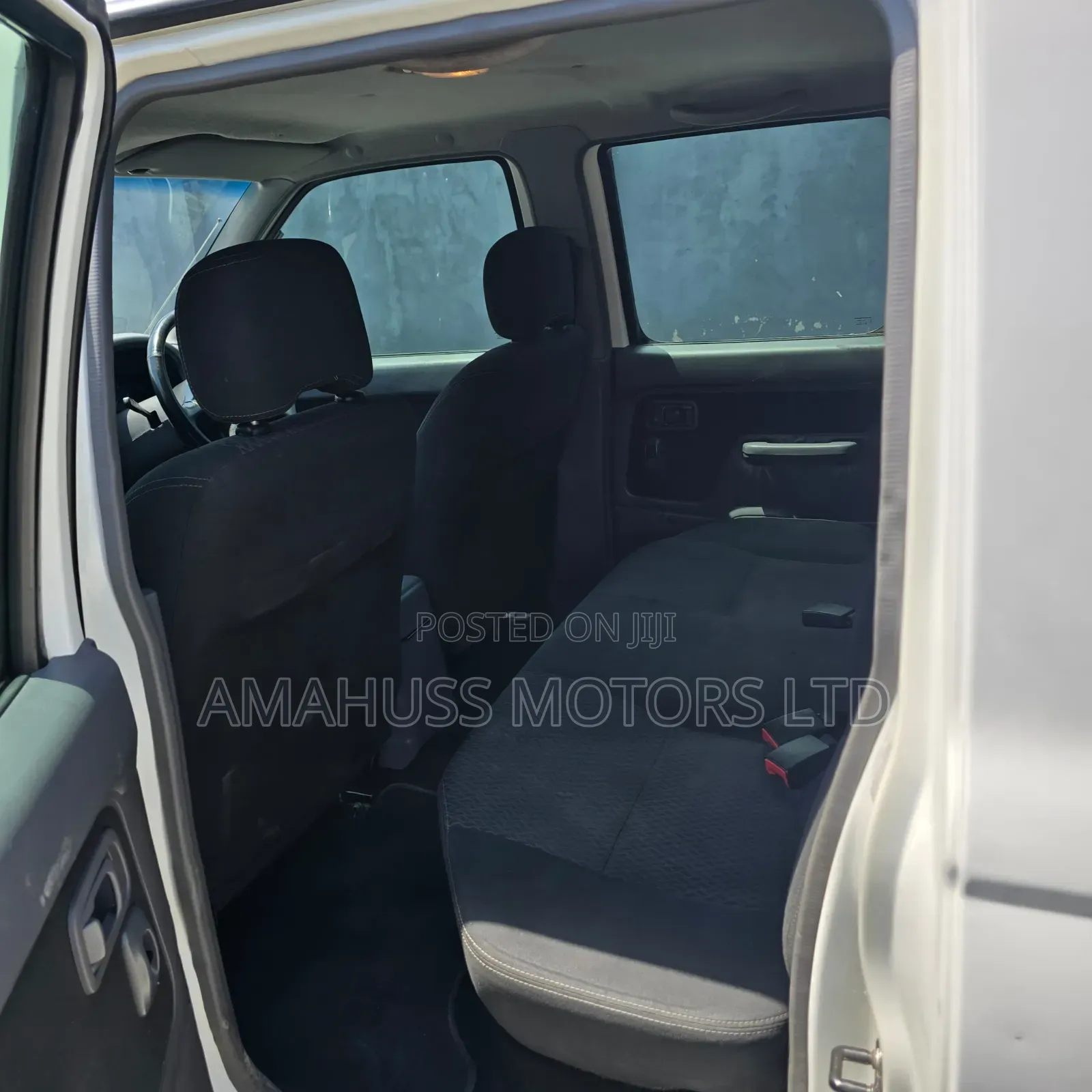 Nissan Hardbody 2018 White