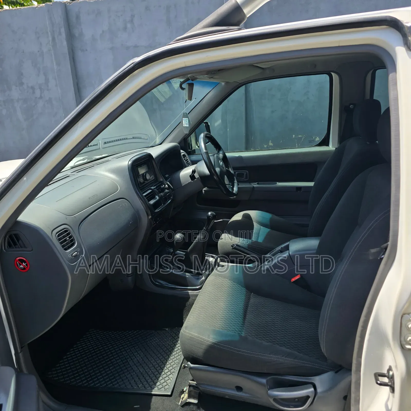 Nissan Hardbody 2018 White