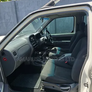 Nissan Hardbody 2018 White