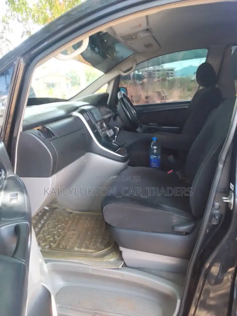 Toyota Alphard 2005 Black