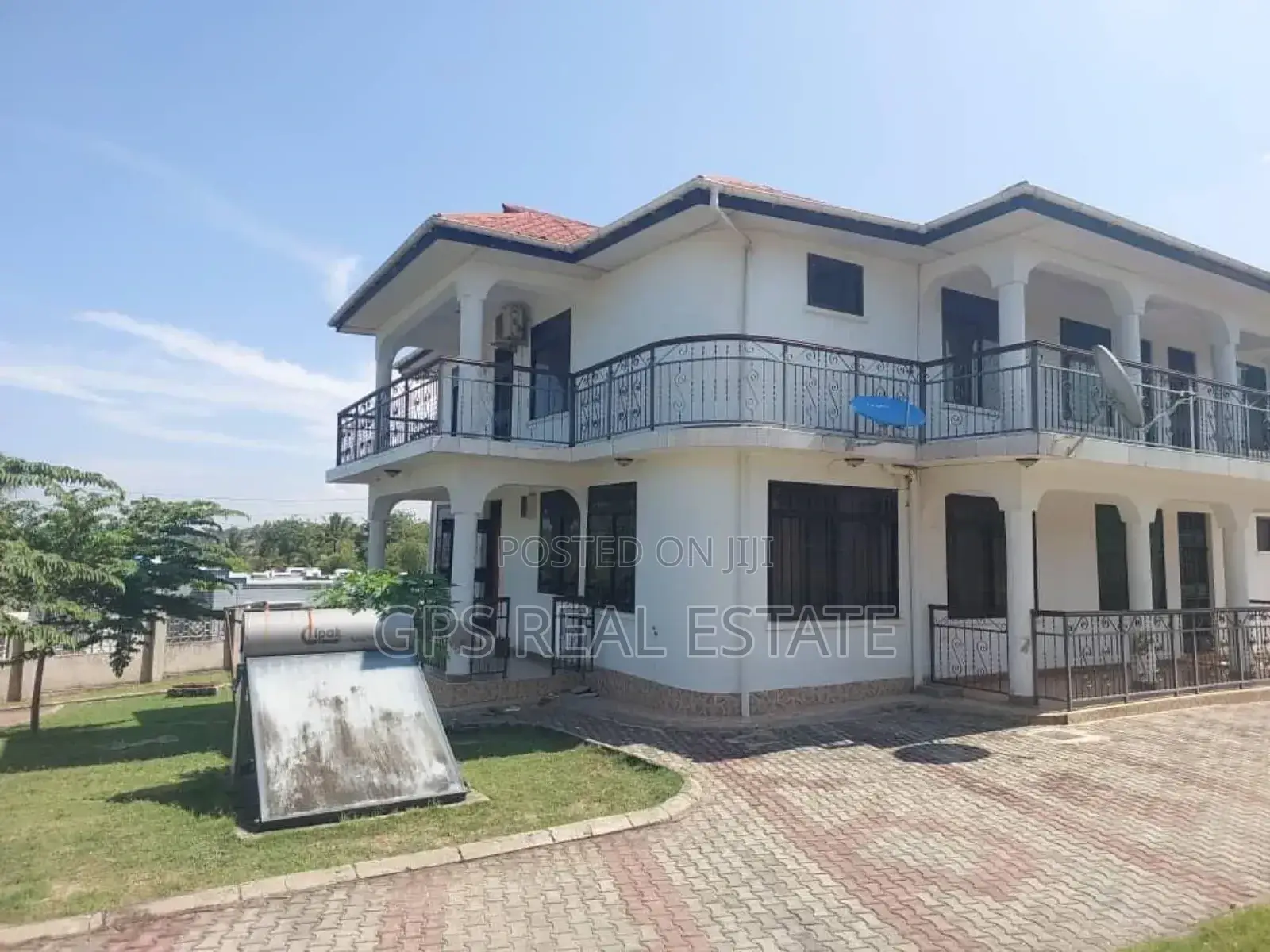 9bdrm House in Madale Mivumoni, Kinondoni for sale
