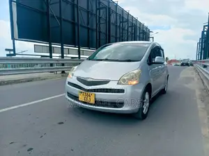 Toyota Ractis 2011 Silver