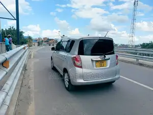Toyota Ractis 2011 Silver