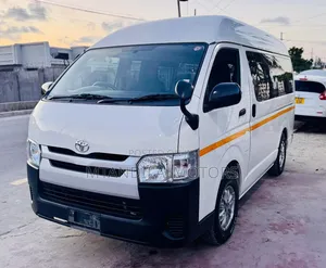 Toyota Quantum 2012 White