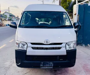 Toyota Quantum 2012 White