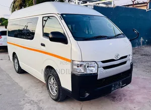 Toyota Quantum 2012 White