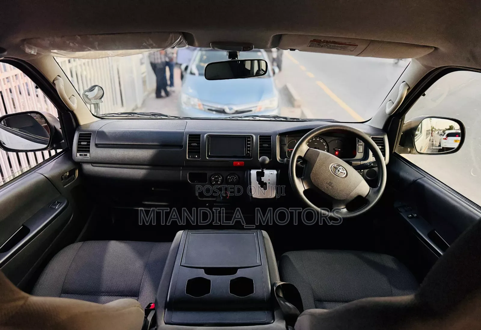 Toyota Quantum 2012 White