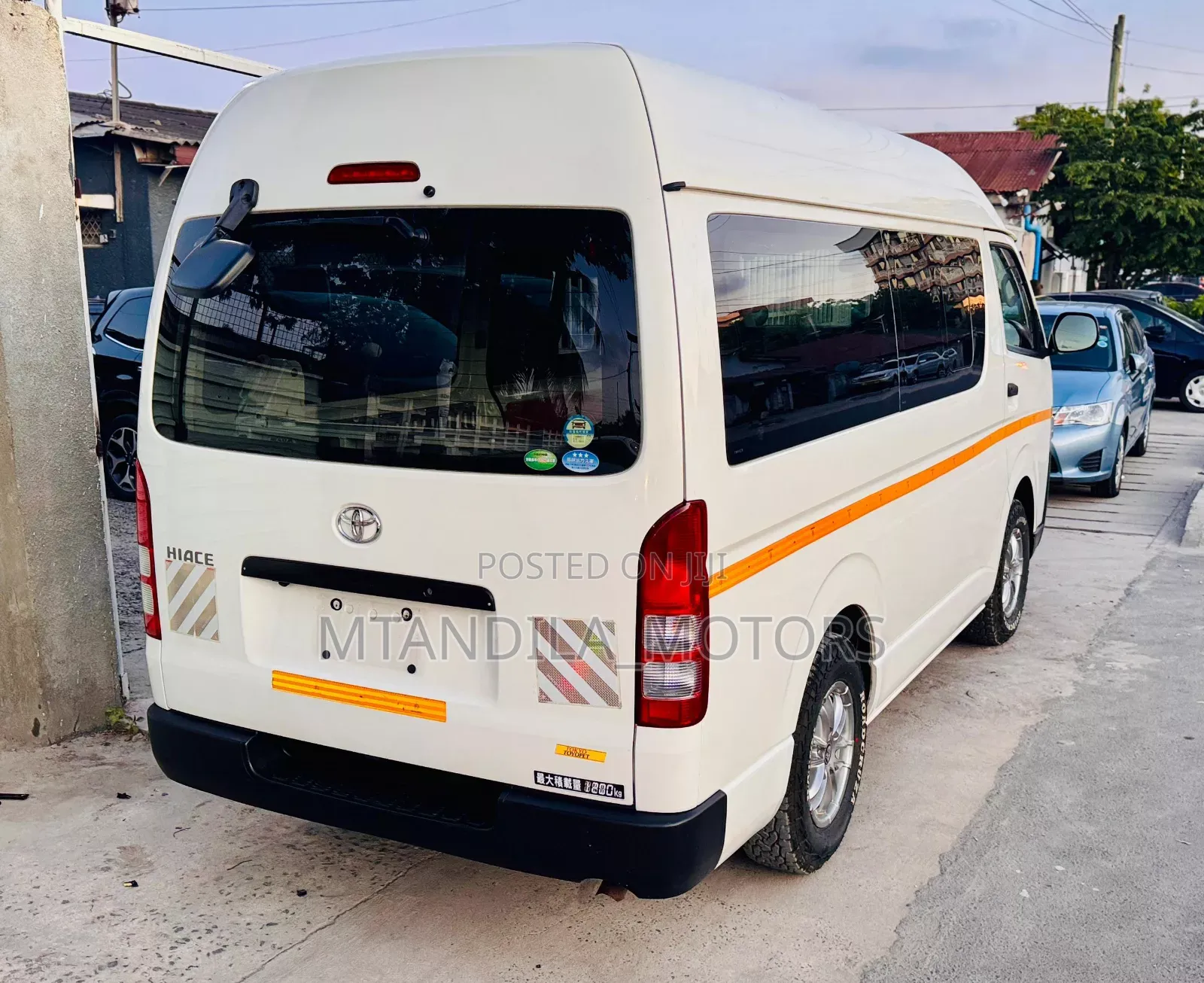 Toyota Quantum 2012 White