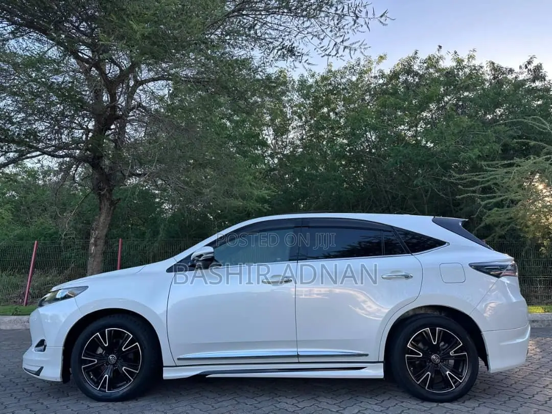 Toyota Harrier 2015 Off white