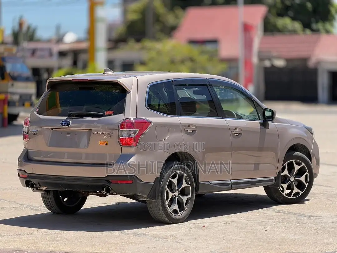 Subaru Forester 2.0XT Premium 4dr SUV AWD (2.0L 4cyl Turbo CVT) 2015 Gold