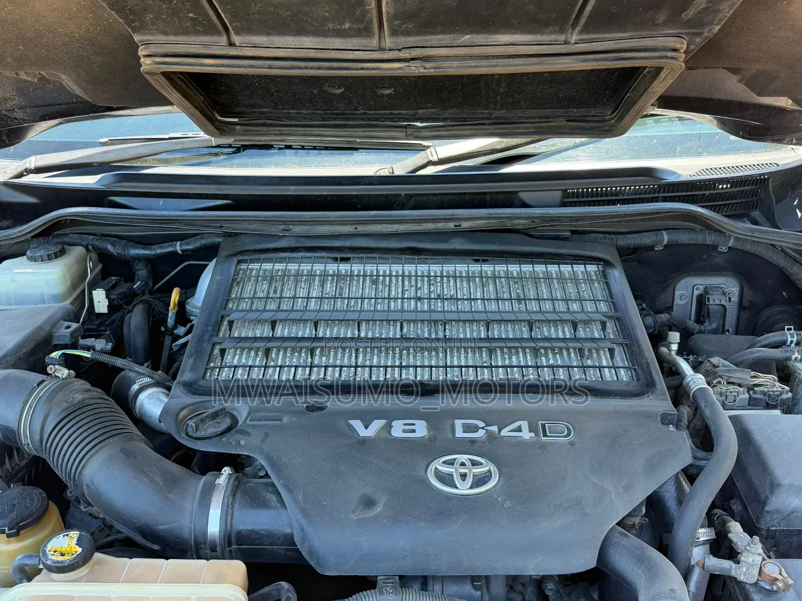 Toyota Land Cruiser 4.5 V8 VXR 2010 Gray