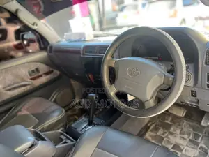 Toyota Land Cruiser Prado 2.7 5dr 2002 Silver