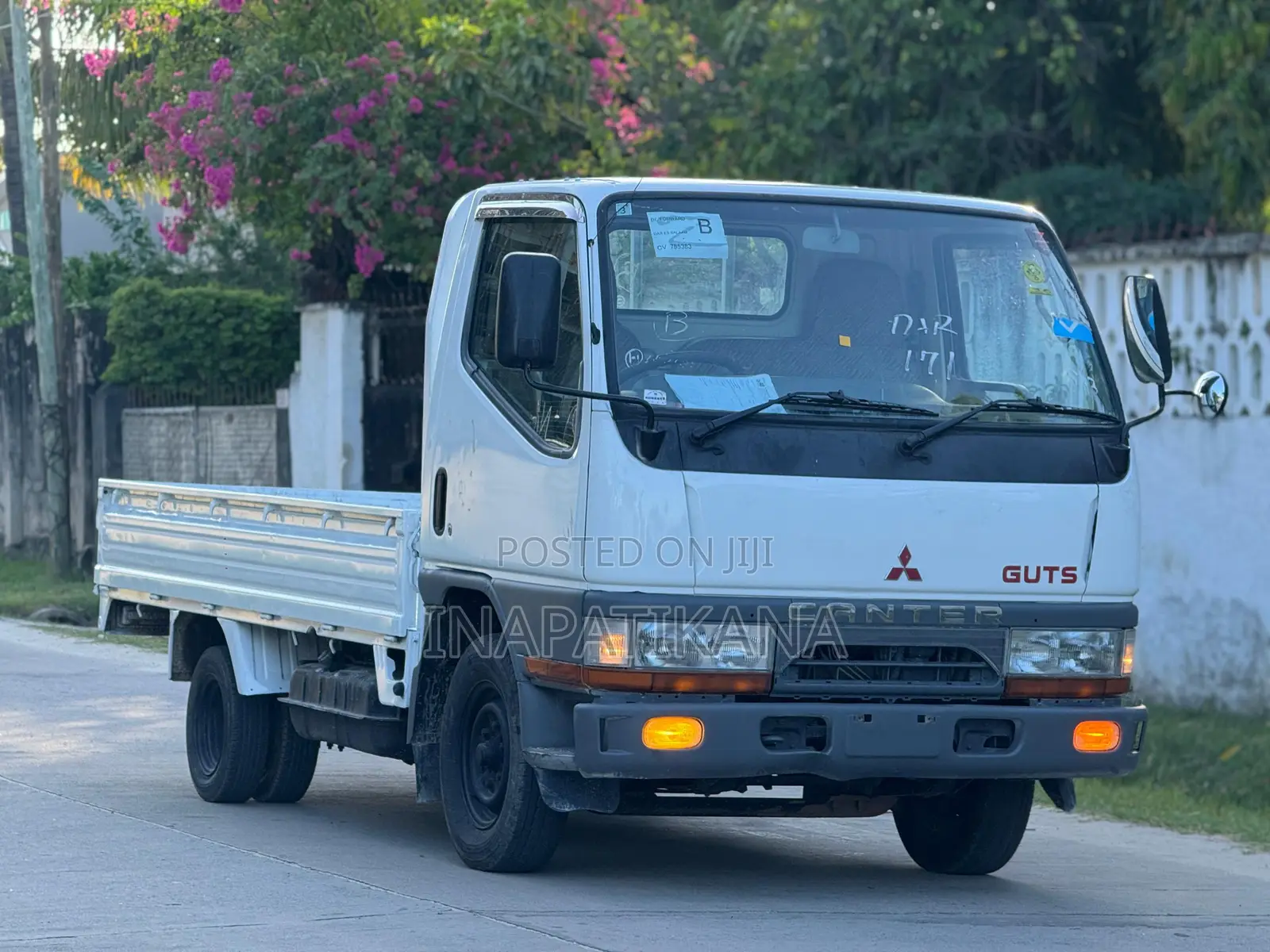 Mitsubishi Canter 1998 White