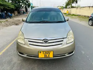 Toyota Corolla Spacio 2006 Gold
