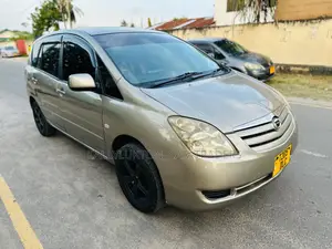 Toyota Corolla Spacio 2006 Gold