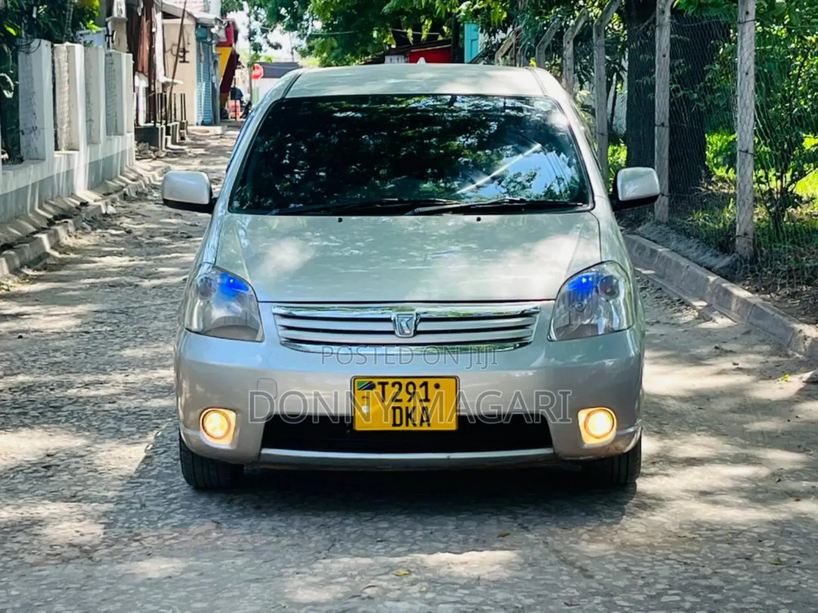 Toyota Raum 2004 Silver