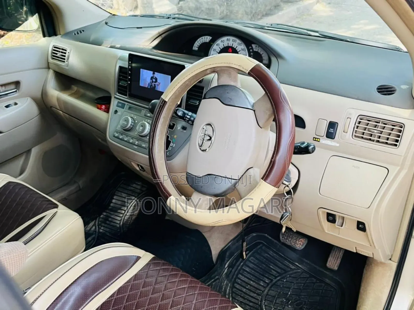 Toyota Raum 2004 Silver