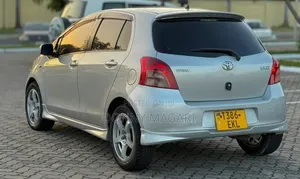 Toyota Vitz 2008 Silver