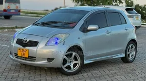 Toyota Vitz 2008 Silver