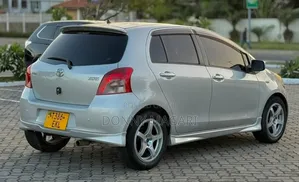 Toyota Vitz 2008 Silver