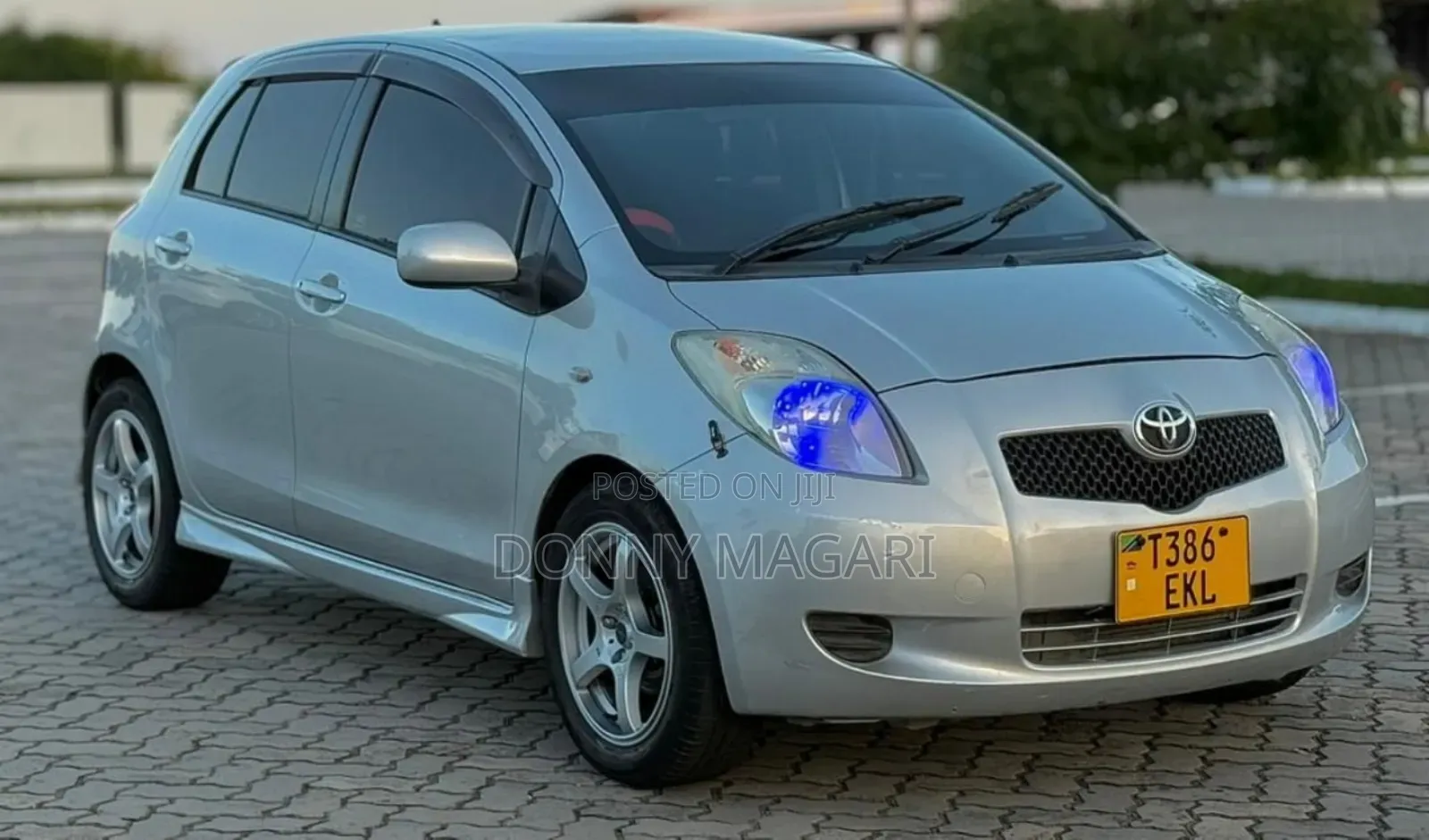 Toyota Vitz 2008 Silver