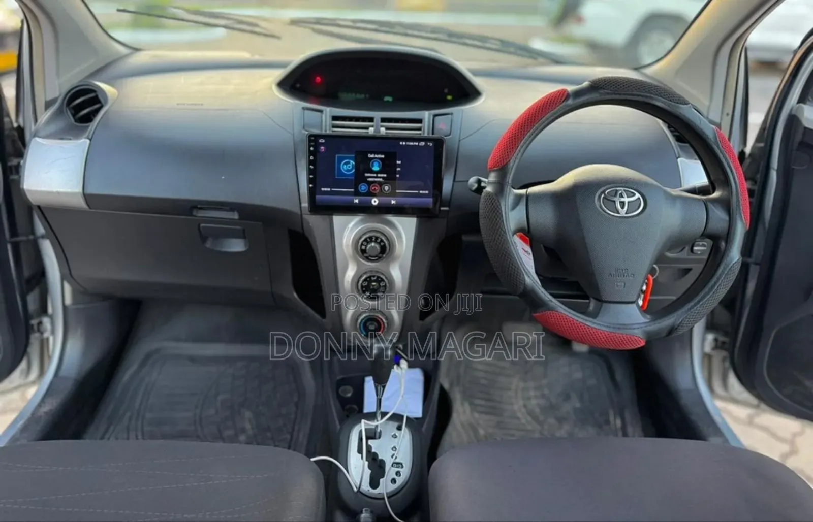 Toyota Vitz 2008 Silver