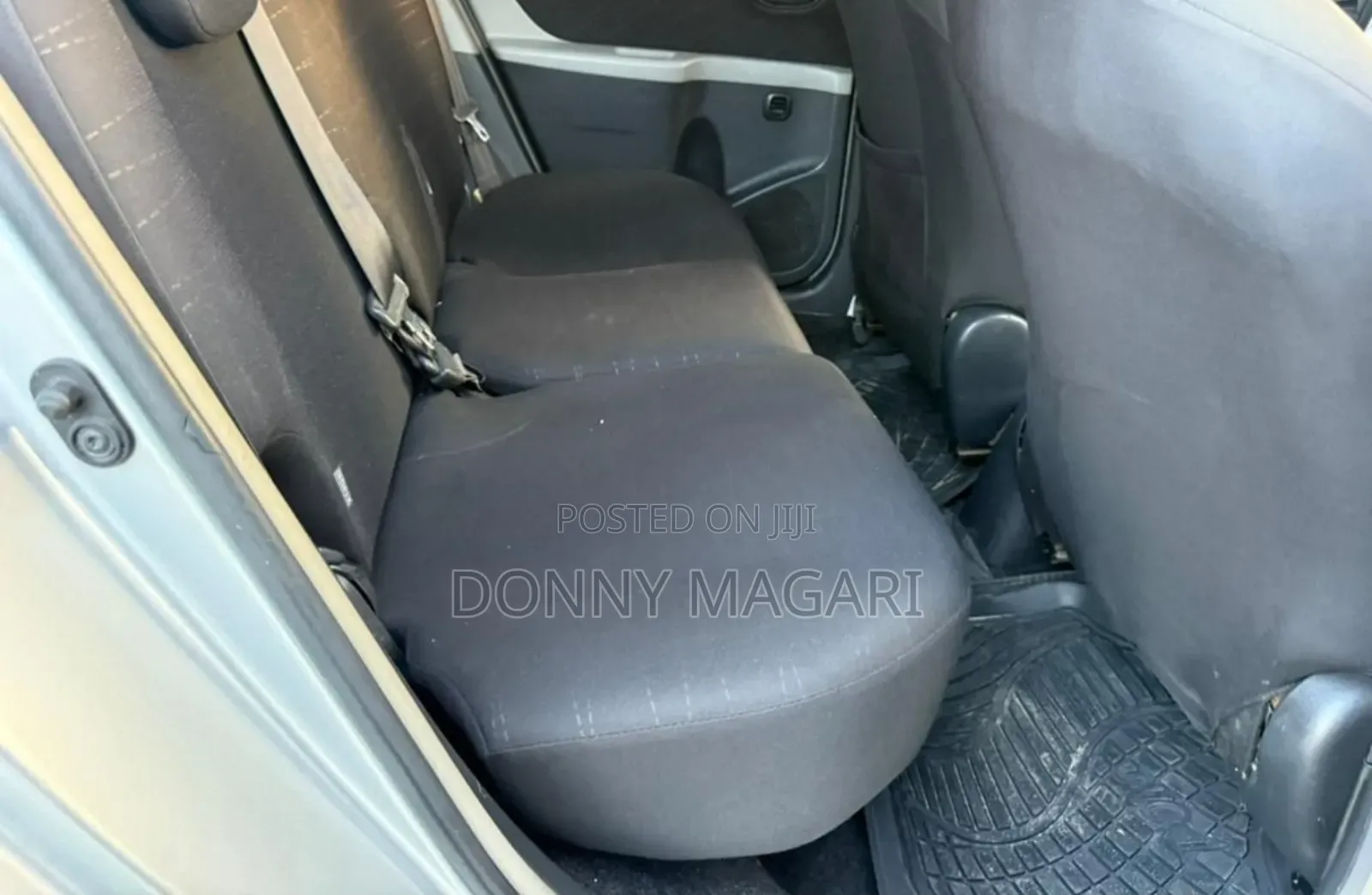 Toyota Vitz 2008 Silver