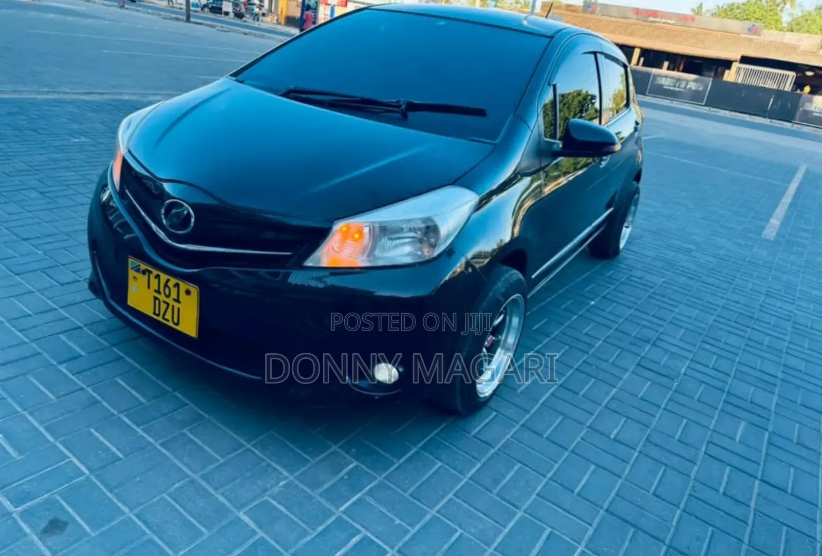 Toyota Vitz 2013 Black
