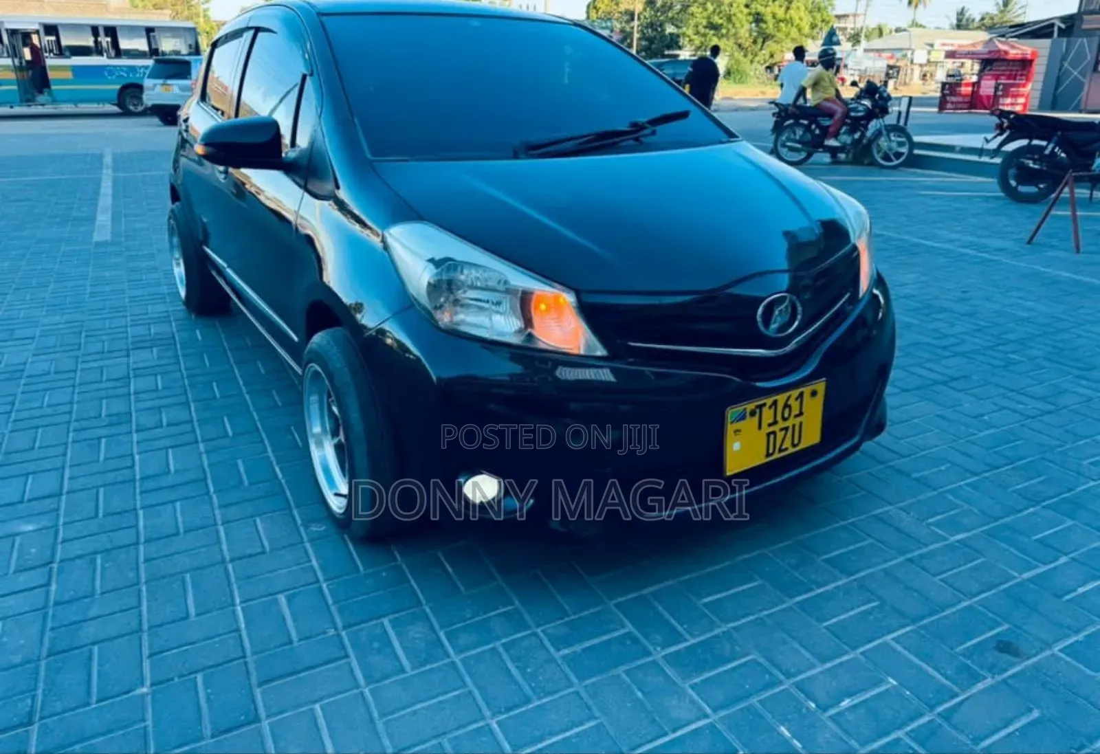 Toyota Vitz 2013 Black