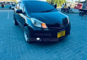 Toyota Vitz 2013 Black