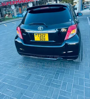 Toyota Vitz 2013 Black
