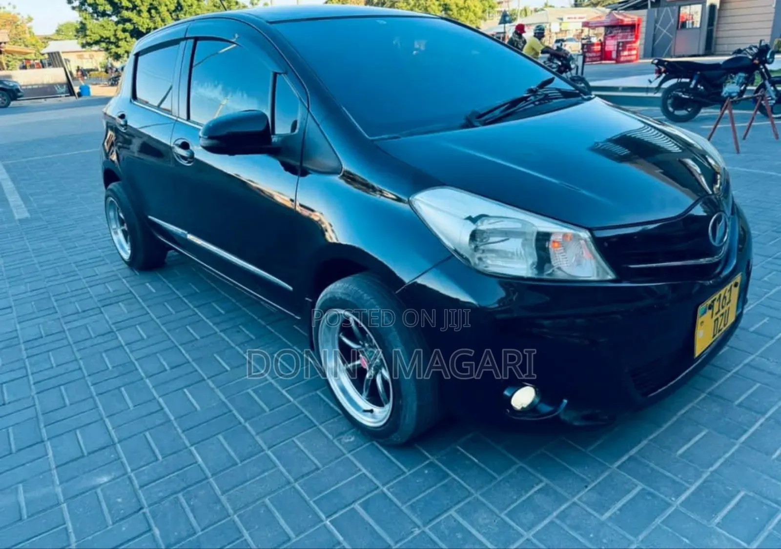 Toyota Vitz 2013 Black
