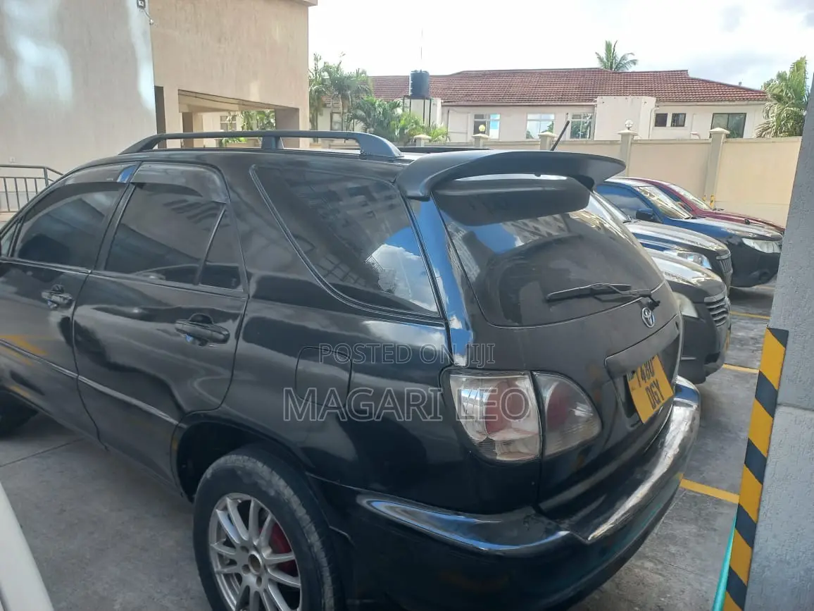 Toyota Harrier 2005 Black