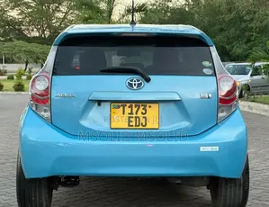 Toyota Aqua 2013 Blue