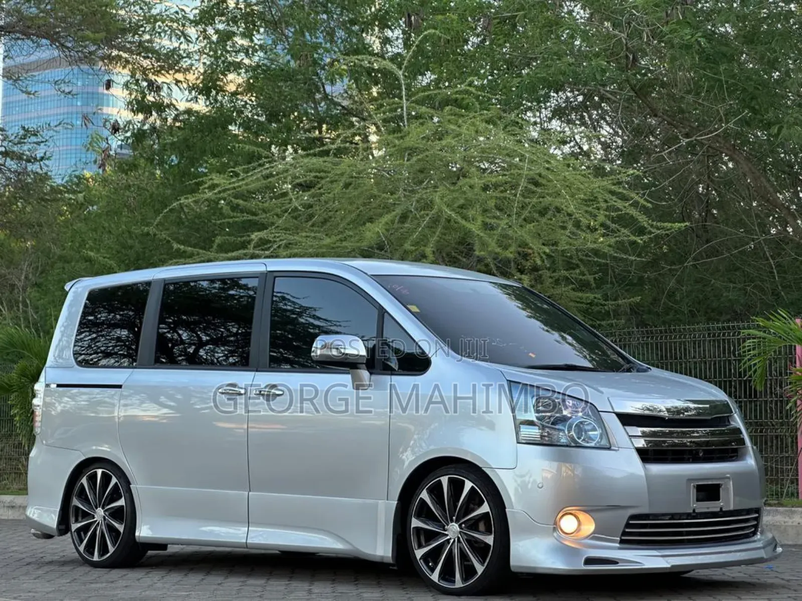 Toyota Noah 2007 Silver