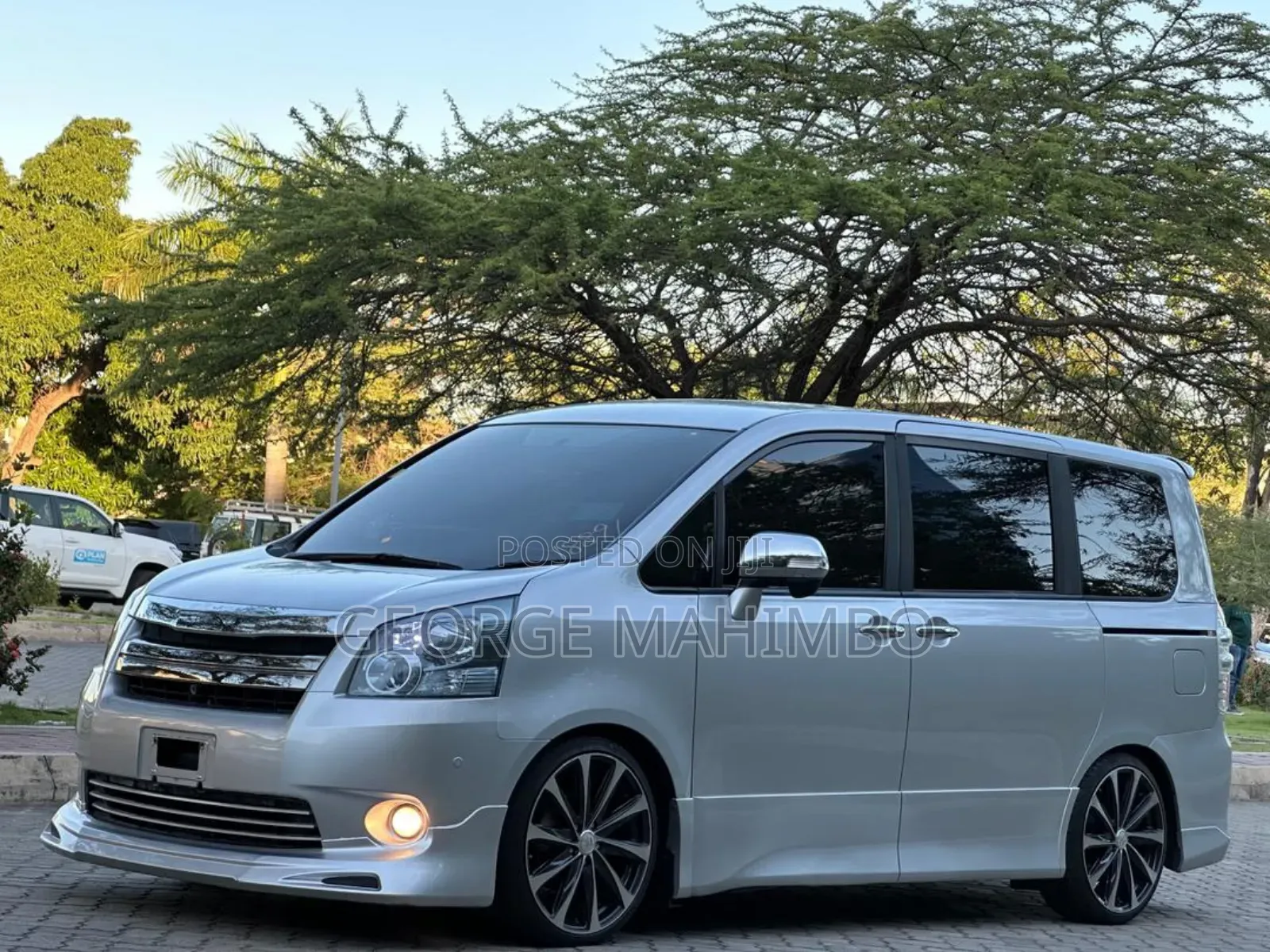 Toyota Noah 2007 Silver
