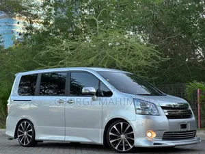 Toyota Noah 2007 Silver