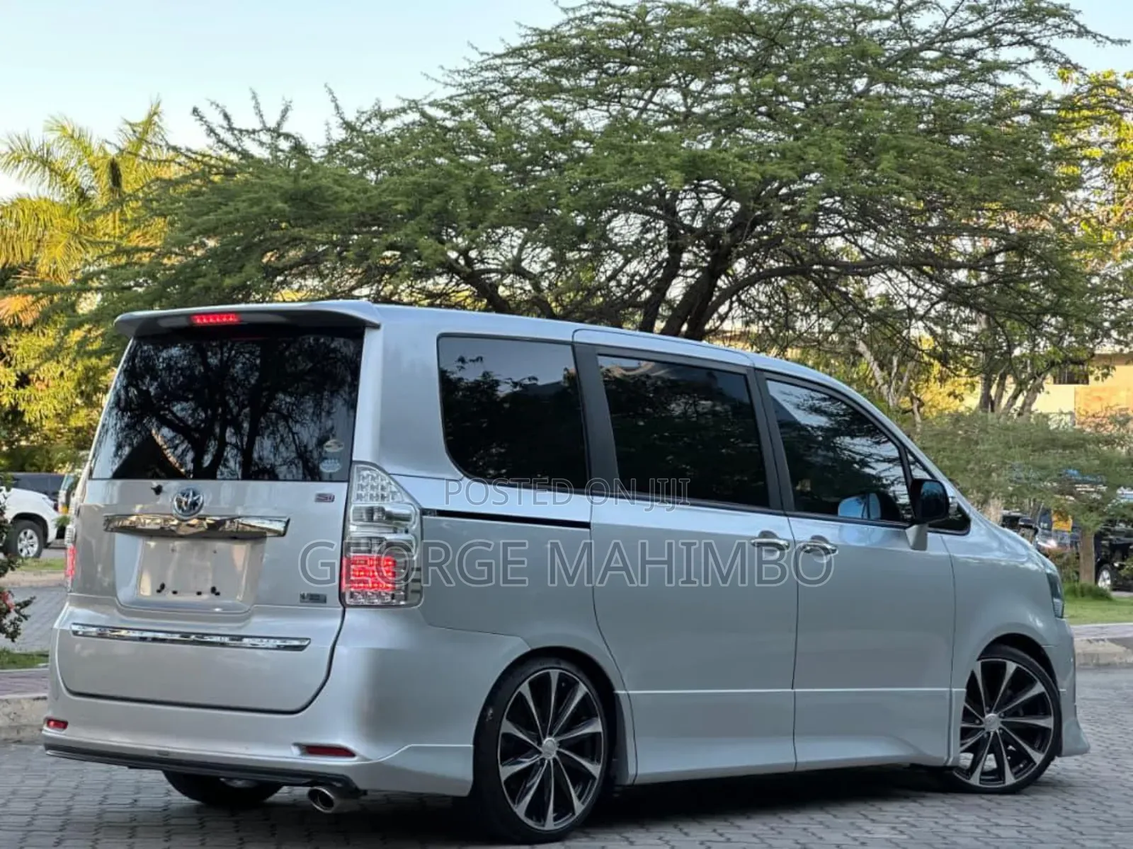 Toyota Noah 2007 Silver