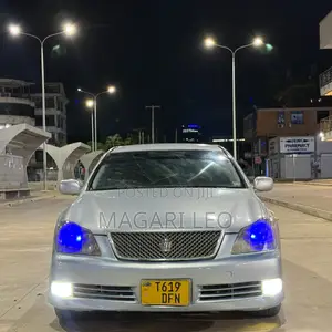 Toyota Crown Royale 2005 Silver