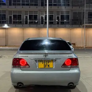 Toyota Crown Royale 2005 Silver